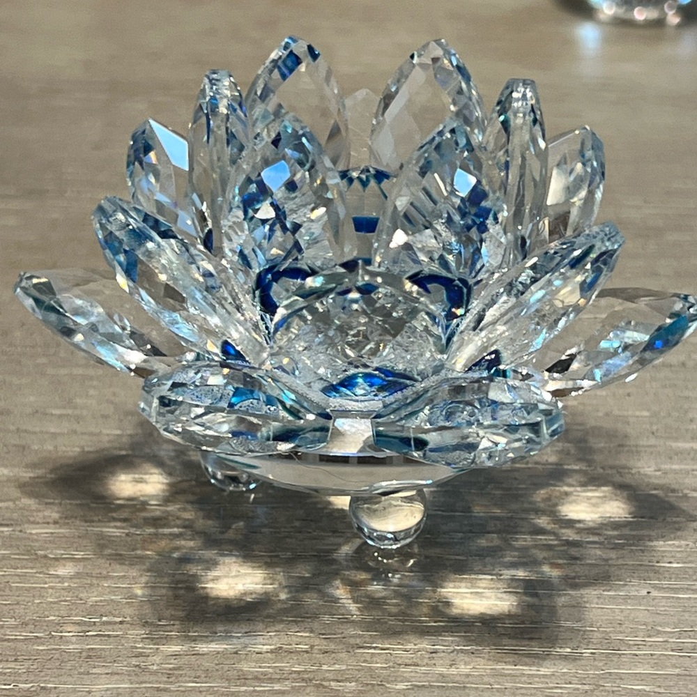 Crystal Lotus Flower Blue Figurine  Home Wedding Decoration Glass 3.5x2.5”
